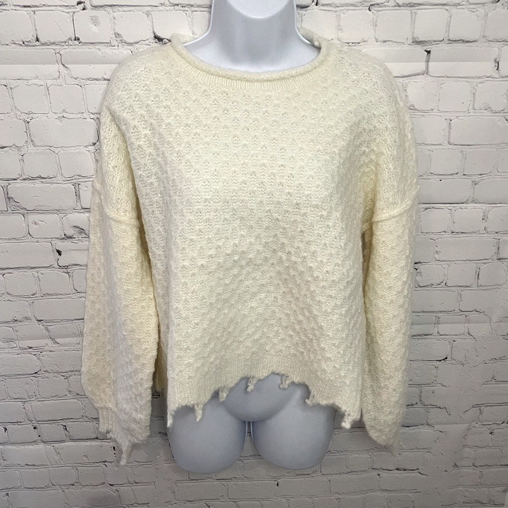 NWOT Allie Rose Cream Sweater with Hem Fray Detailing Size Small